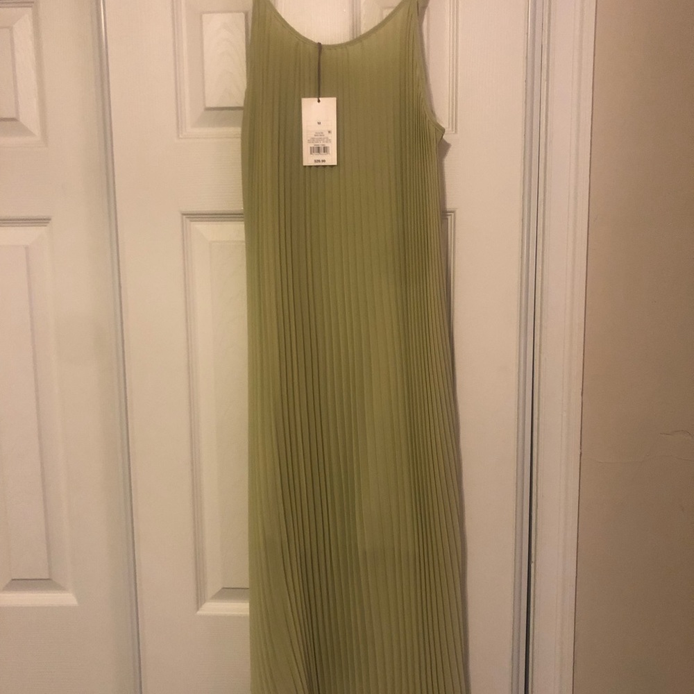 Green midi dress- never worn. A new day brand